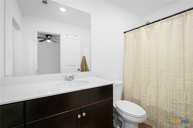 Building Photo - 175 Amber Gln