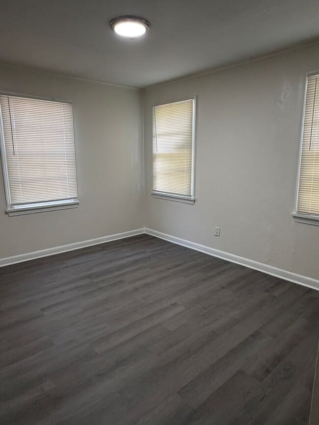 Building Photo - 3628 Sumner St