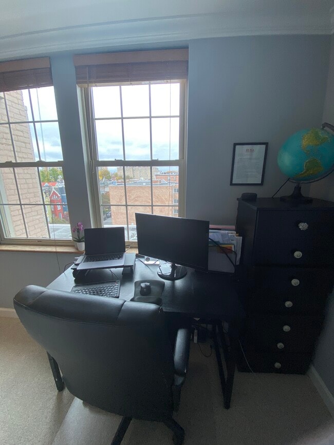 Building Photo - 1417 Newton St NW