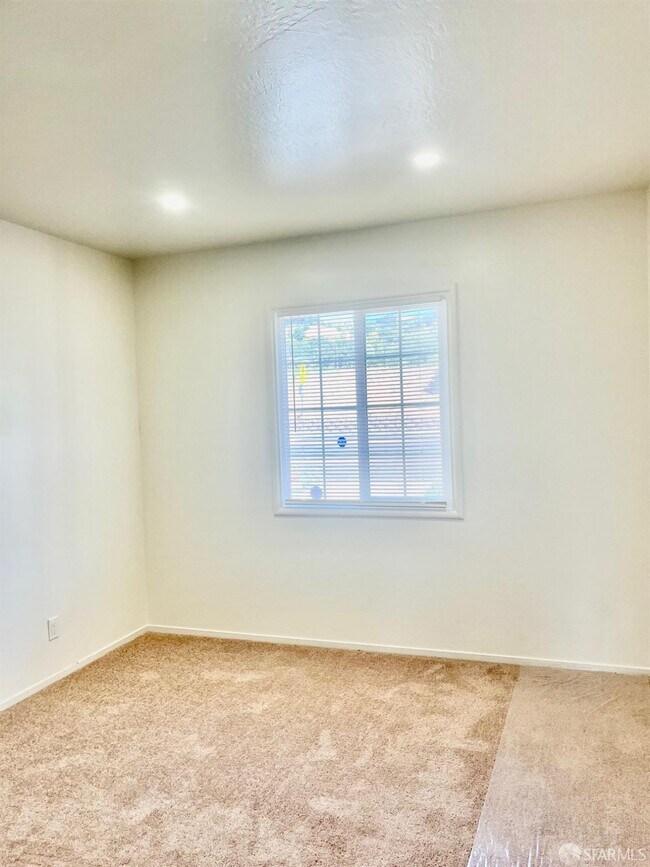 Building Photo - 5880 Olinda Rd