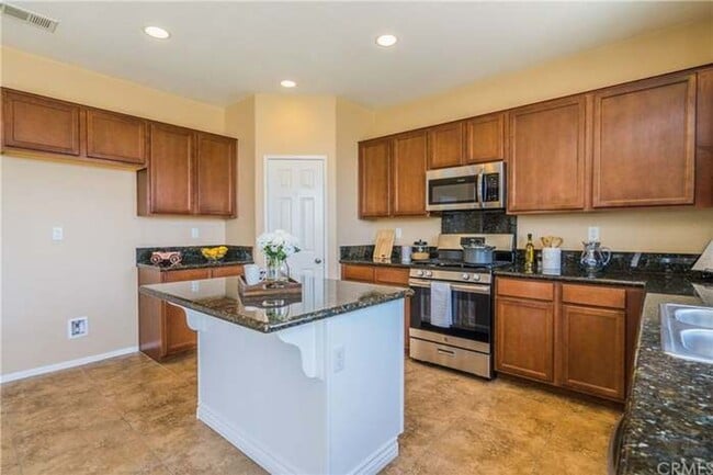 Building Photo - 4 bed 2.5 bath Beautiful Sycamore Creek house in Corona for lease