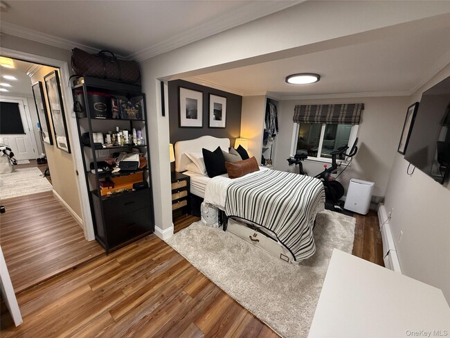 Building Photo - 547 Middle St