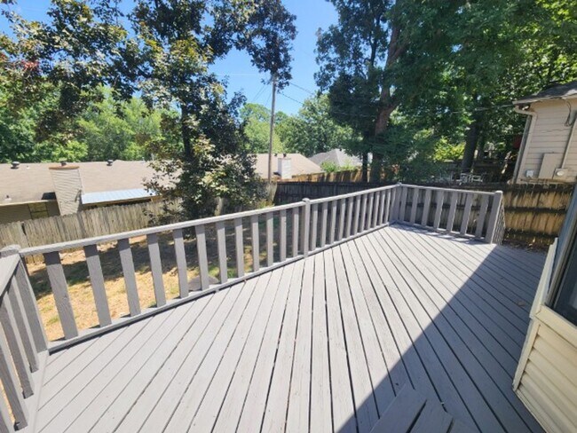 Building Photo - 309 Shadow View Dr