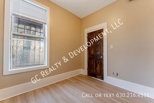 Building Photo - 3328 W Chicago Ave