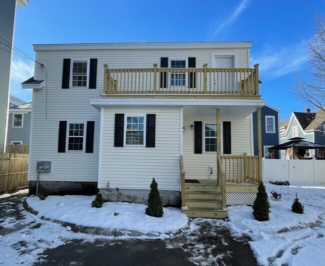 Primary Photo - 32 Harwood St