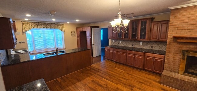 Building Photo - Classic Brick Ranch in Pfafftown