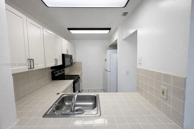 Building Photo - 14851 SW 104th St