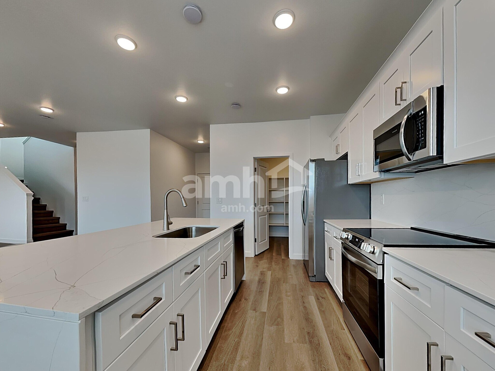 Building Photo - 9829 W Parkway Dr