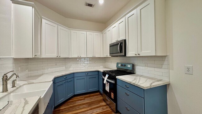 Building Photo - 15027 Winding Black Cherry Ln