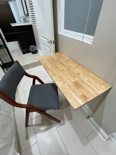 Building Photo - 7524 Fountain Ave