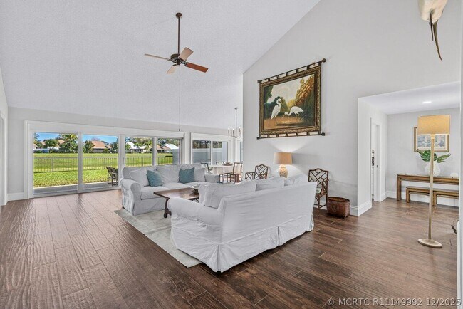 Building Photo - 247 River Park Dr