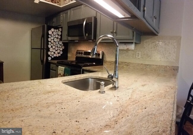 Building Photo - 18745 Pier Point Pl