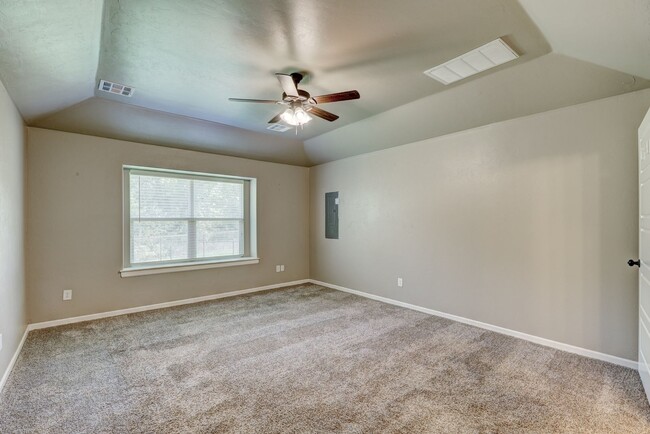 Building Photo - 5804 Campbell Creek Dr