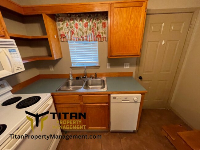 Building Photo - One Bedroom apartment