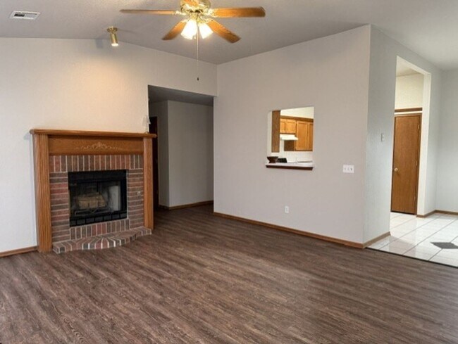 Building Photo - 2806 Shoreridge Ave