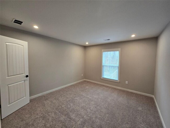 Building Photo - 196 Catalpa Grv