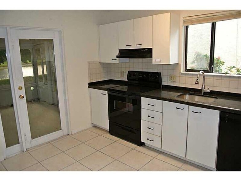 Building Photo - 6224 Country Fair Cir