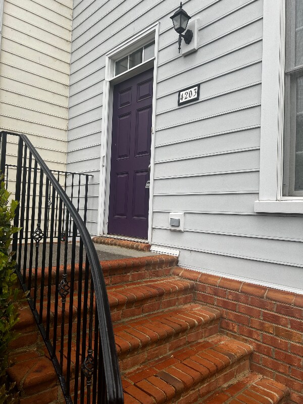 Building Photo - 4203 New Town Ave