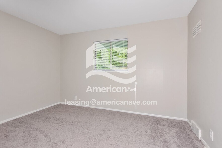 Building Photo - 200 Dundee Cir