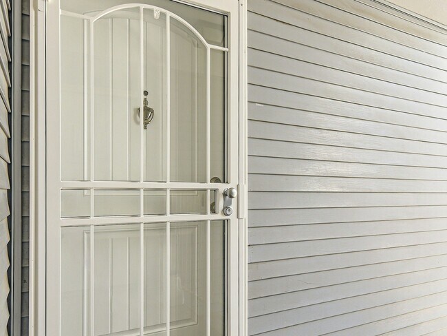 Building Photo - 13261 E Asbury Dr