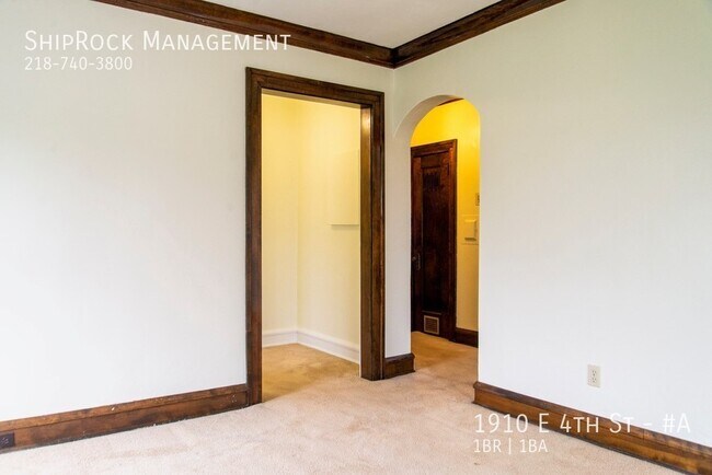 Building Photo - Woodlawn