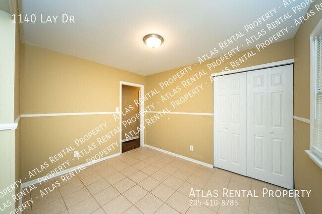 Building Photo - 1140 Lay Dr