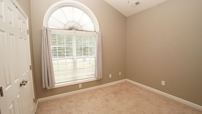 Building Photo - 147 Moonstone Ct