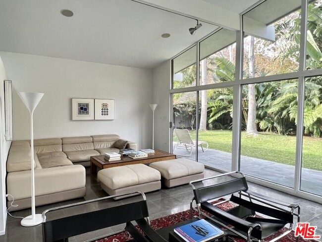 Building Photo - 30611 Las Estrellas Dr
