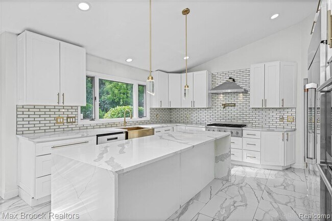 Building Photo - 3332 Barlyn Ln
