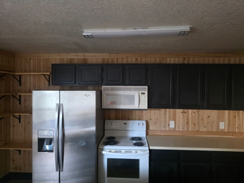 Building Photo - 1327 Eastgate Dr