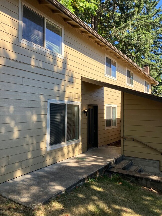 Building Photo - 187-189 Stoneway Dr NW