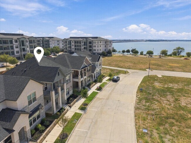 Building Photo - 1814 Waterwalk Dr