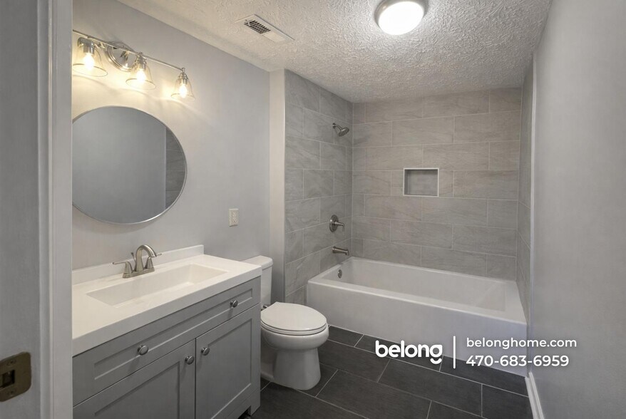 Building Photo - 512 Bentley Pl