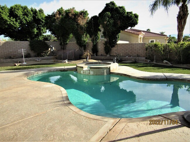 Building Photo - 82487 Bogart Dr