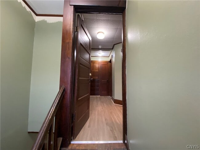 Building Photo - 33 State St