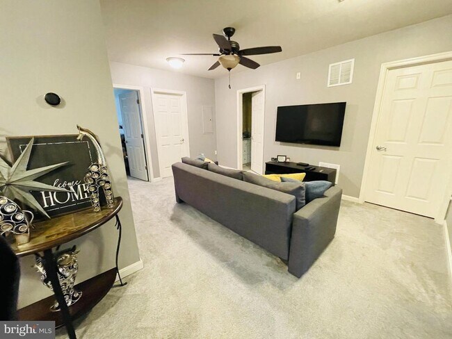 Building Photo - 1850 Cedar Cove Way