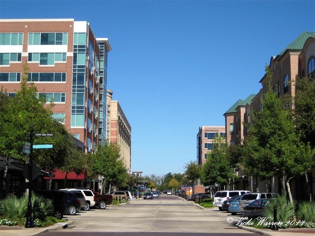 Building Photo - 2299 Lone Star Dr