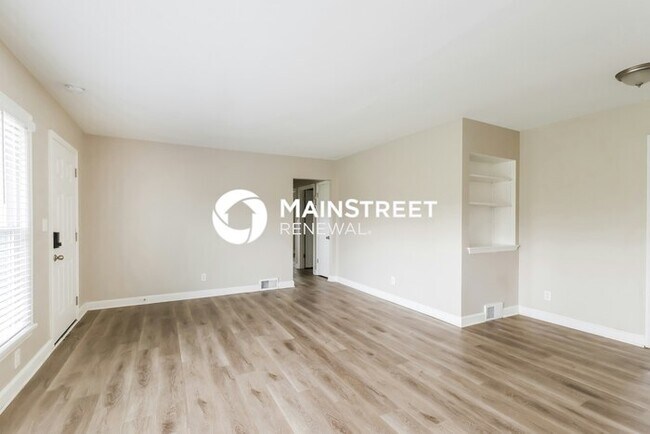Building Photo - 3 Bedroom Pet-Friendly Home in LOUISVILLE,...
