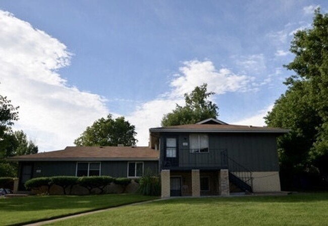 Building Photo - 6209-6213 S Sterne Pkwy