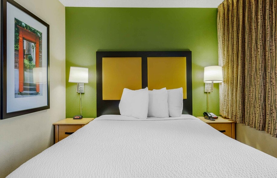 Building Photo - Furnished Studio-Phoenix - Airport - Tempe