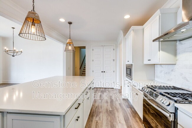 Building Photo - 7284 Ludlow Dr