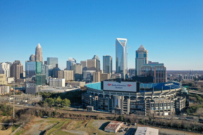 Building Photo - 1110 Greenleaf Ave