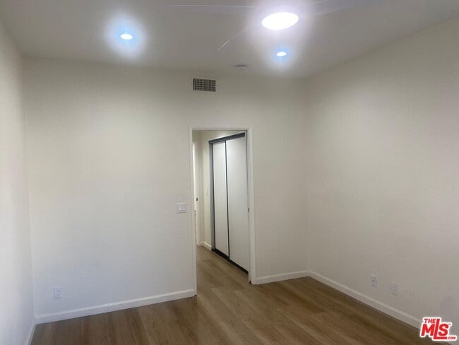 Building Photo - 1557 S Beverly Glen Blvd