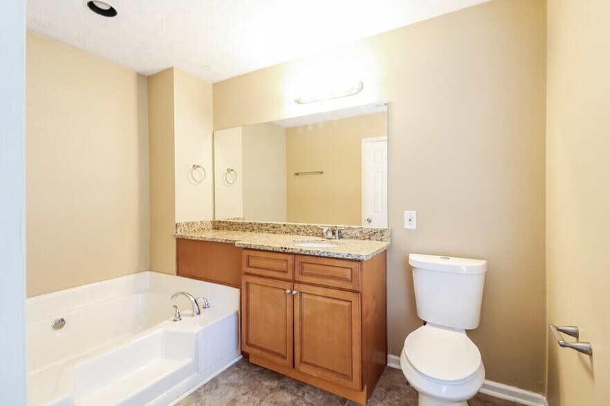 Building Photo - 35 Oakview Dr