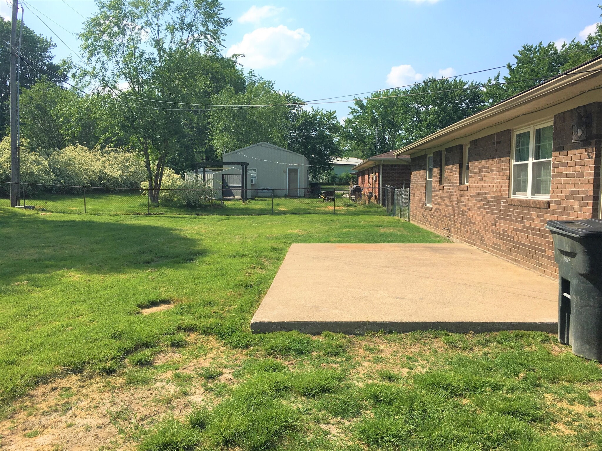 Building Photo - 225 Glendale Dr
