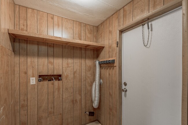 Building Photo - 30 Allen Rd