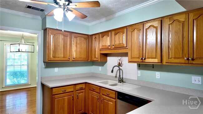 Building Photo - 1409 Bellview Dr