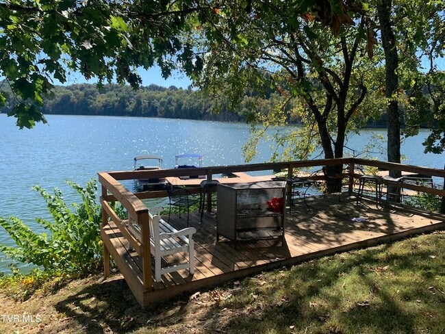 Building Photo - 15 Lake Village Ct