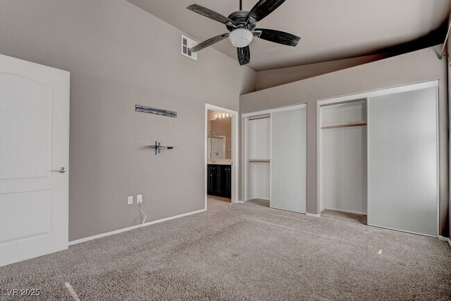 Building Photo - 2305 W Horizon Ridge Pkwy