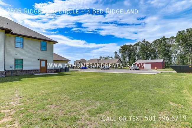 Building Photo - 2505 Ridgeland Cir
